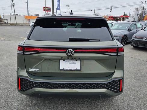 New 2026 Volkswagen Tiguan SE R-Line image 9