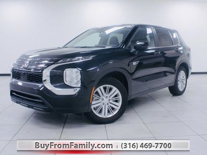 New 2024 Mitsubishi Outlander ES