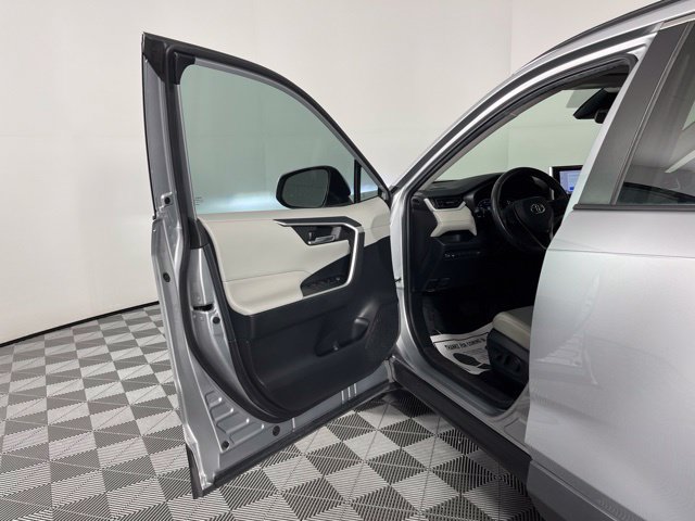 Used 2023 Toyota RAV4 XLE Premium FWD image 16