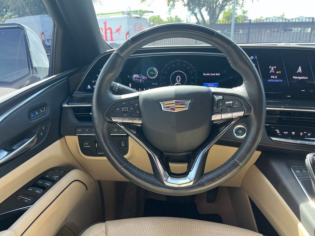Used 2023 Cadillac Escalade Premium Luxury w/ Performance Package AWD/4WD image 6