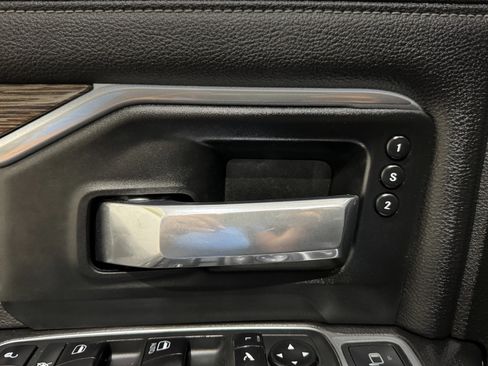 Used 2020 RAM 3500 Laramie image 29