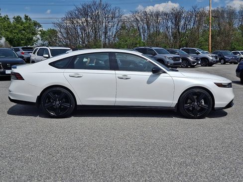 Used 2023 Honda Accord Sport image 7
