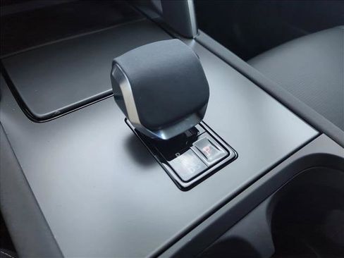 Used 2024 Land Rover Discovery Sport Dynamic SE image 27