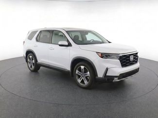 Used 2025 Honda Pilot EX-L video 3