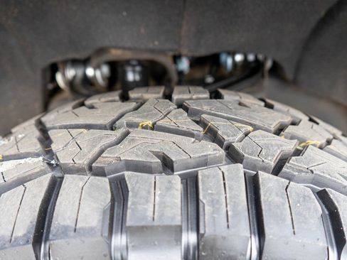 Used 2024 Chevrolet Silverado 2500 LT image 33