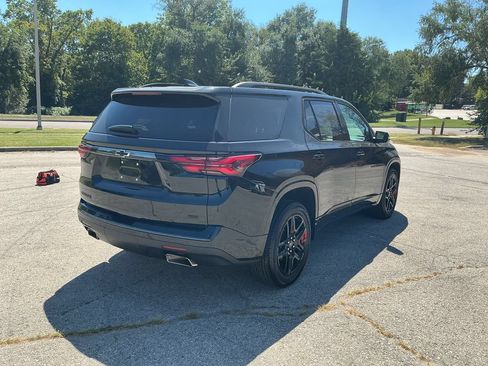 Used 2022 Chevrolet Traverse Premier w/ Redline Edition AWD/4WD image 5