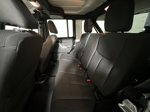 Used 2017 Jeep Wrangler Unlimited Sport w/ Quick Order Package 24S AWD/4WD image 23