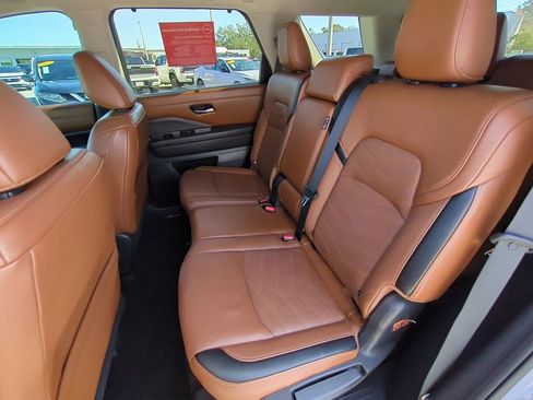 Certified 2022 Nissan Pathfinder Platinum w/ Cargo Package image 14