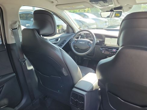 New 2026 Kia Niro EX FWD image 13