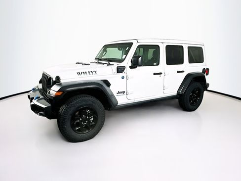 Used 2023 Jeep Wrangler Unlimited w/ Sun & Screen Package AWD/4WD image 4