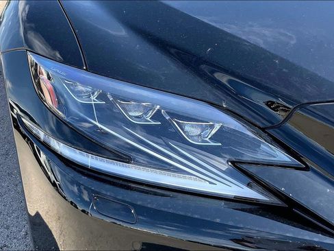 Used 2018 Lexus LS 500 AWD w/ Interior Upgrade Package image 30