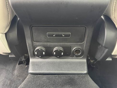 Used 2017 Jaguar F-PACE Prestige image 39