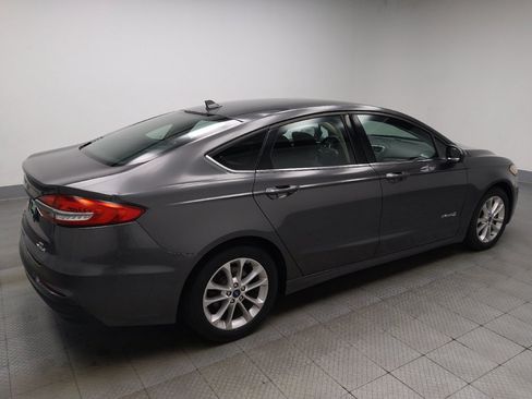 Used 2019 Ford Fusion SE FWD image 11