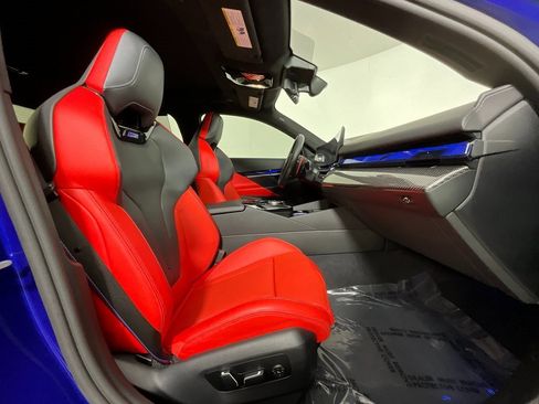 Used 2025 BMW M5 w/ M Driver's Package image 19