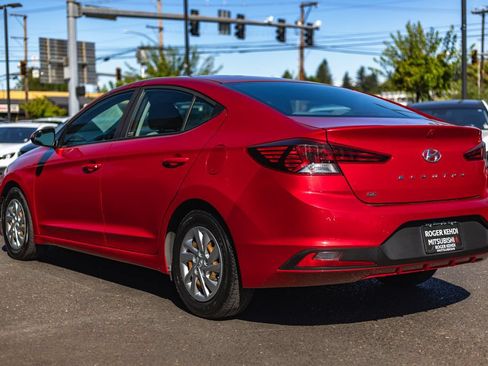 Used 2020 Hyundai Elantra SE FWD image 9