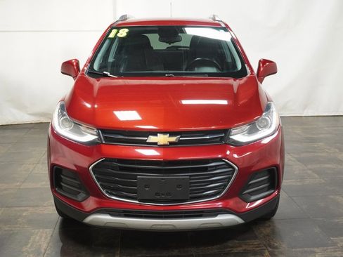 Used 2018 Chevrolet Trax LT w/ LT Convenience Package image 8