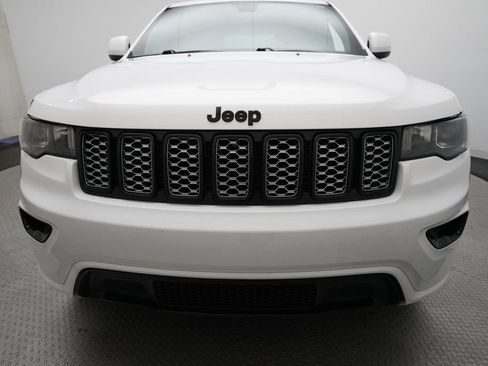 Used 2019 Jeep Grand Cherokee Altitude AWD/4WD image 22