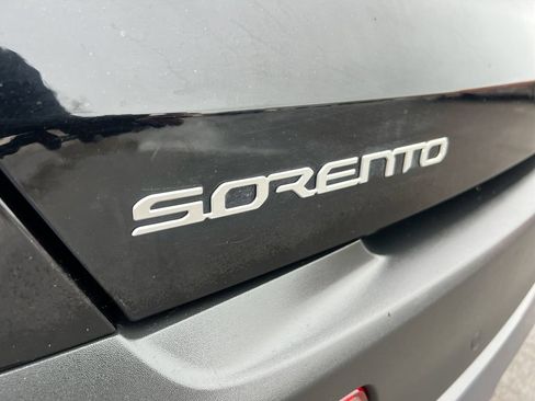 Used 2023 Kia Sorento S w/ Panoramic Sunroof Package AWD/4WD image 31
