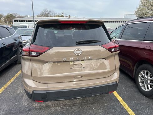 Used 2023 Nissan Rogue SL w/ SL Premium Package image 5