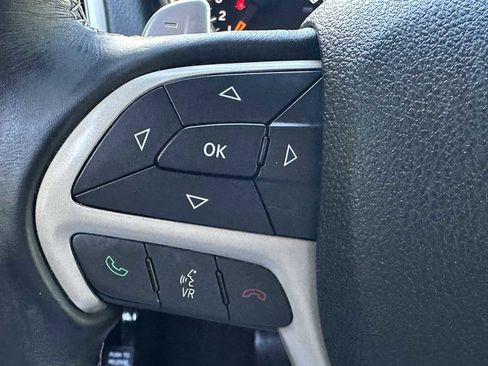 Used 2017 Jeep Grand Cherokee Limited w/ Luxury Group II image 37