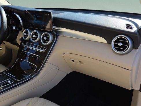 Certified 2021 Mercedes-Benz GLC 300 image 18