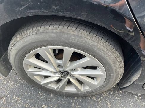 Used 2023 Toyota Camry SE FWD image 5