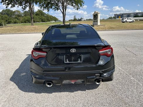 Used 2019 Toyota 86 TRD SE RWD image 4