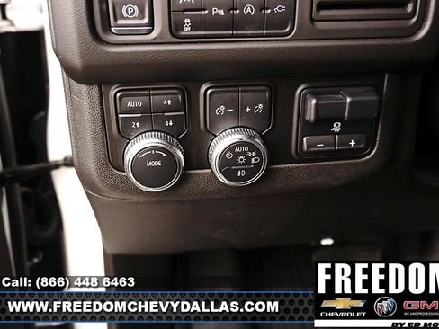 Used 2021 GMC Yukon XL SLT w/ SLT Luxury Package AWD/4WD image 26