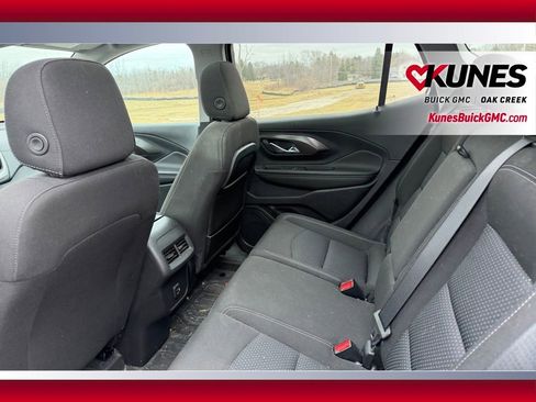 Used 2022 GMC Terrain SLE w/ Driver Convenience Package image 8