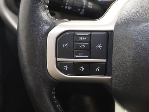 Used 2024 Ford Expedition Max XLT image 32