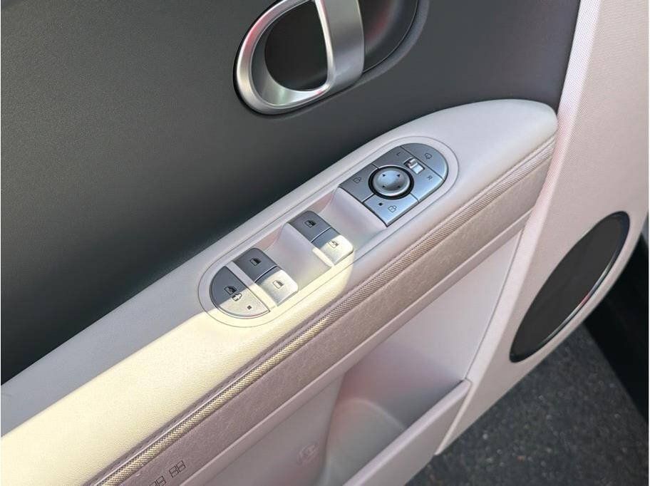 Used 2022 Hyundai Ioniq 5 SEL RWD image 15