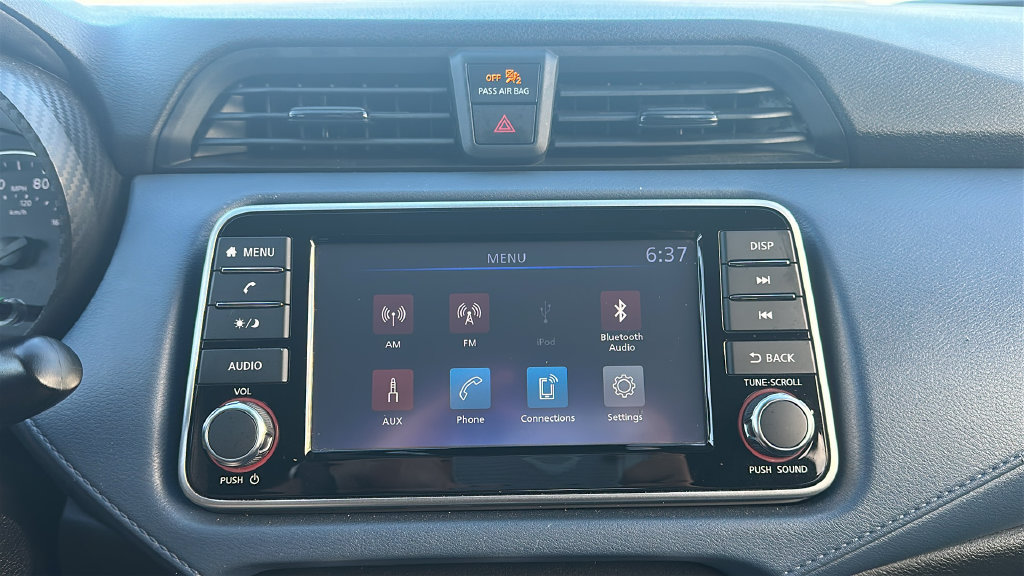 Used 2025 Nissan Versa SV FWD image 24