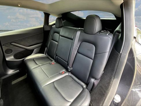 Used 2024 Tesla Model Y Long Range RWD image 20