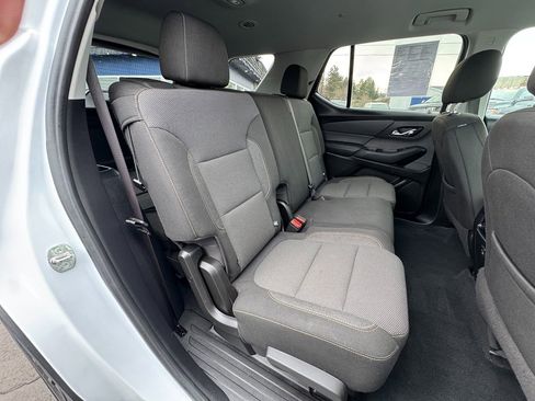Used 2021 Chevrolet Traverse LS image 26
