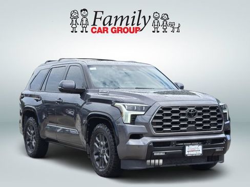 Used 2025 Toyota Sequoia Platinum AWD/4WD image 2