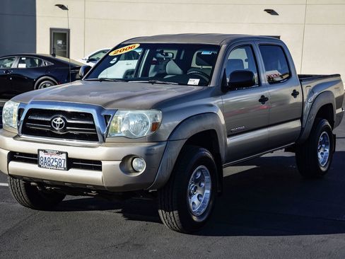 Used 2006 Toyota Tacoma PreRunner image 3