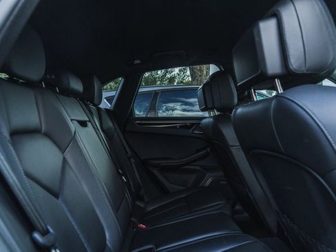 Used 2020 Porsche Macan image 25