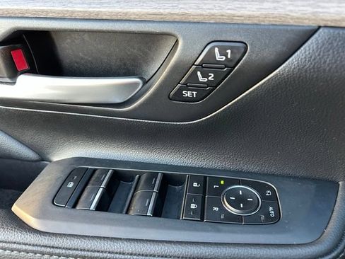 Used 2025 Toyota Grand Highlander AWD Hybrid image 26