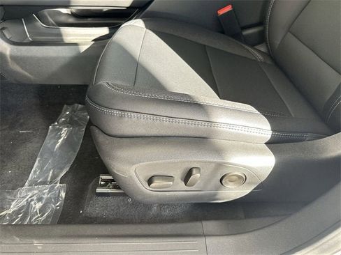 New 2026 Chevrolet Equinox EV LT image 14