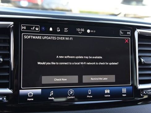 Used 2022 Chrysler Pacifica Touring-L image 15