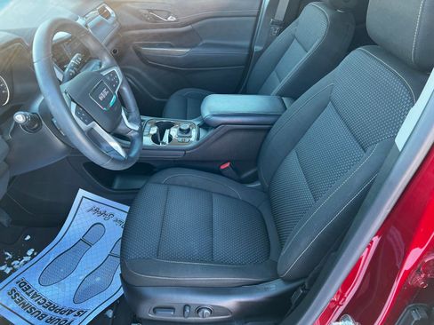 Used 2023 GMC Acadia SLE w/ Driver Convenience Package image 16