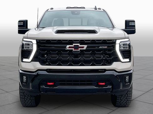 New 2026 Chevrolet Silverado 2500 ZR2 AWD/4WD image 3