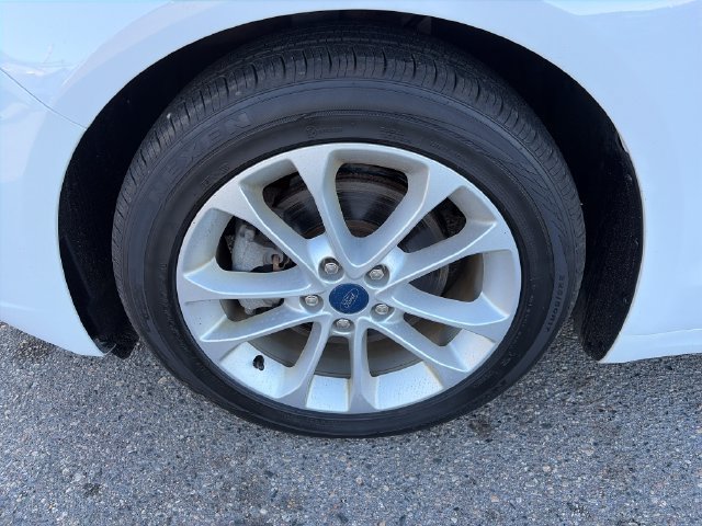 Used 2019 Ford Fusion SE FWD image 12