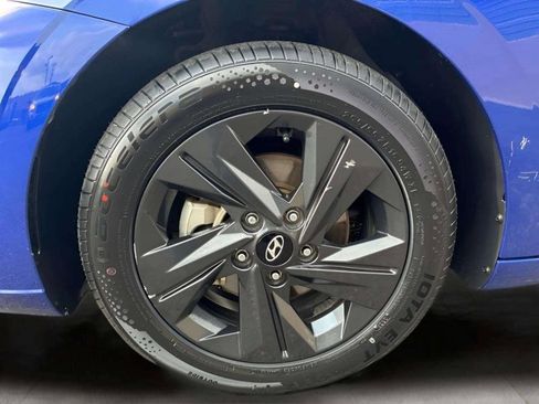 Used 2023 Hyundai Elantra SEL w/ Cargo Package image 21