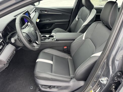New 2026 Toyota Camry SE FWD image 2