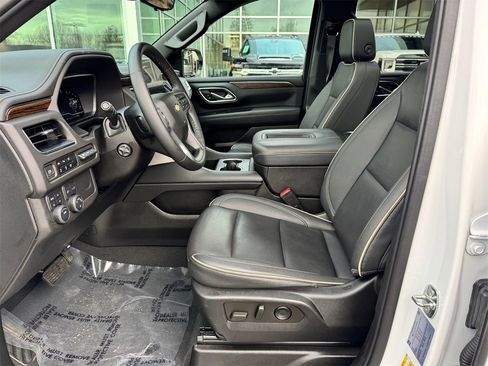 Used 2023 Chevrolet Suburban Premier image 21