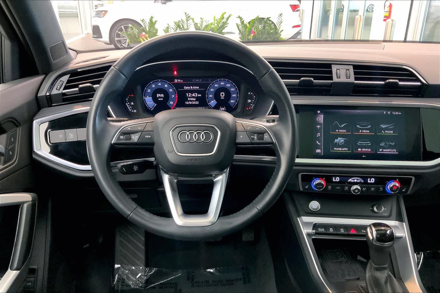Used 2020 Audi Q3 2.0T Premium Plus w/ Premium Plus Package AWD/4WD image 6