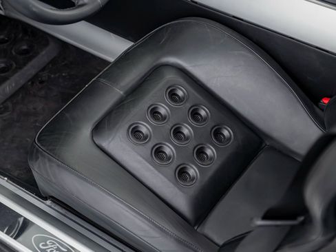 Used 2005 Ford GT image 16