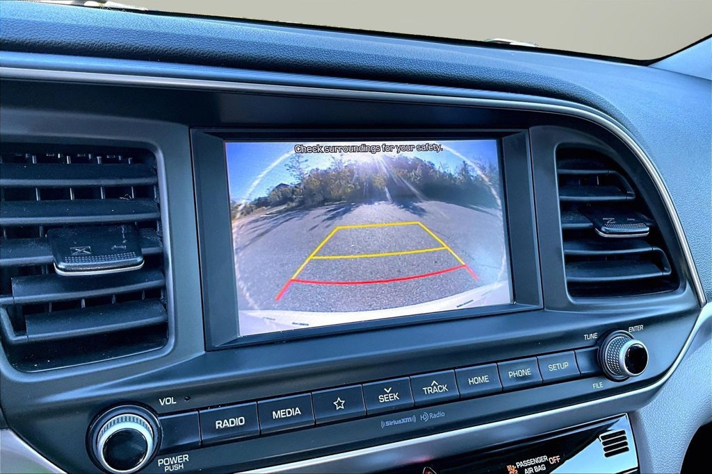 Used 2020 Hyundai Elantra SEL FWD image 16