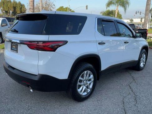 Used 2022 Chevrolet Traverse LS image 8